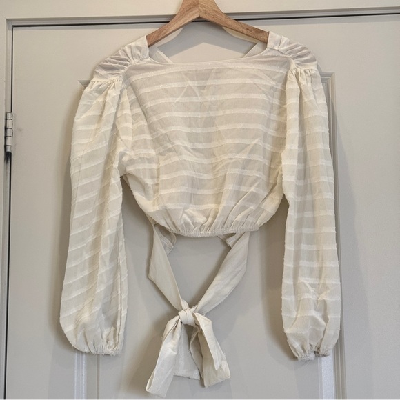 3/$15‼️ DAZY White Striped Ruched Bust Crop Blouse w/ Back Tie, Size M, V-Neck - Picture 5 of 10
